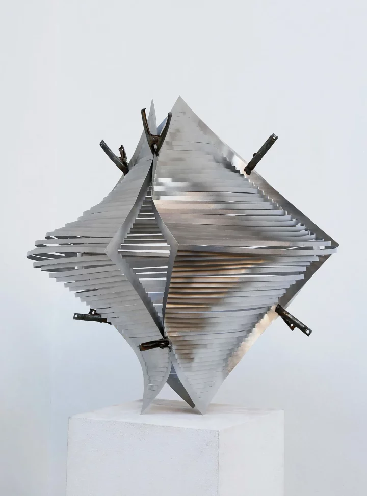 o. T. / Objekt / Aluminium / ca. 70 x 60 x 60 cm / 2021